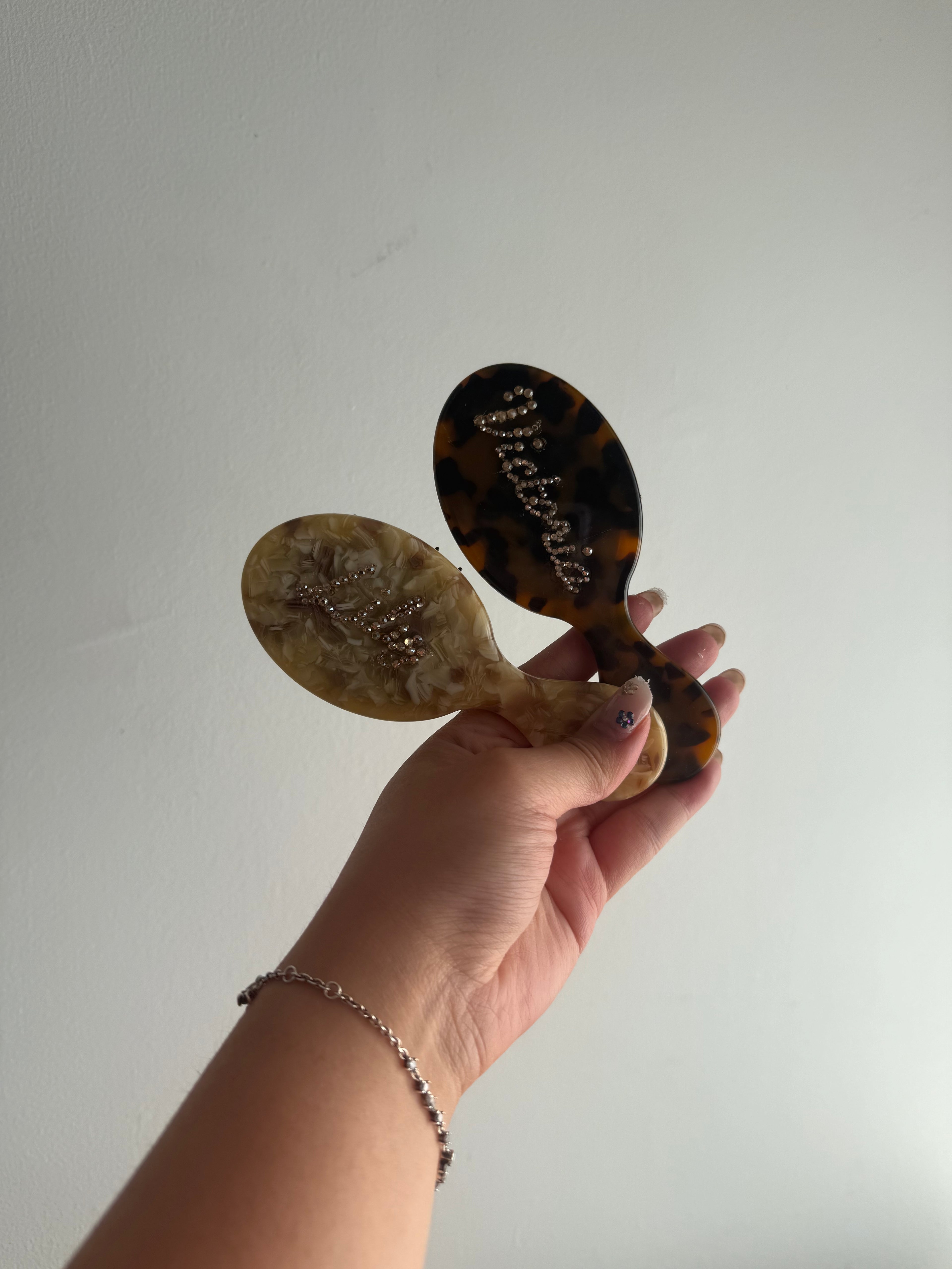 Tortoise Hair Brush — Creme Brûlée (Travel Size)