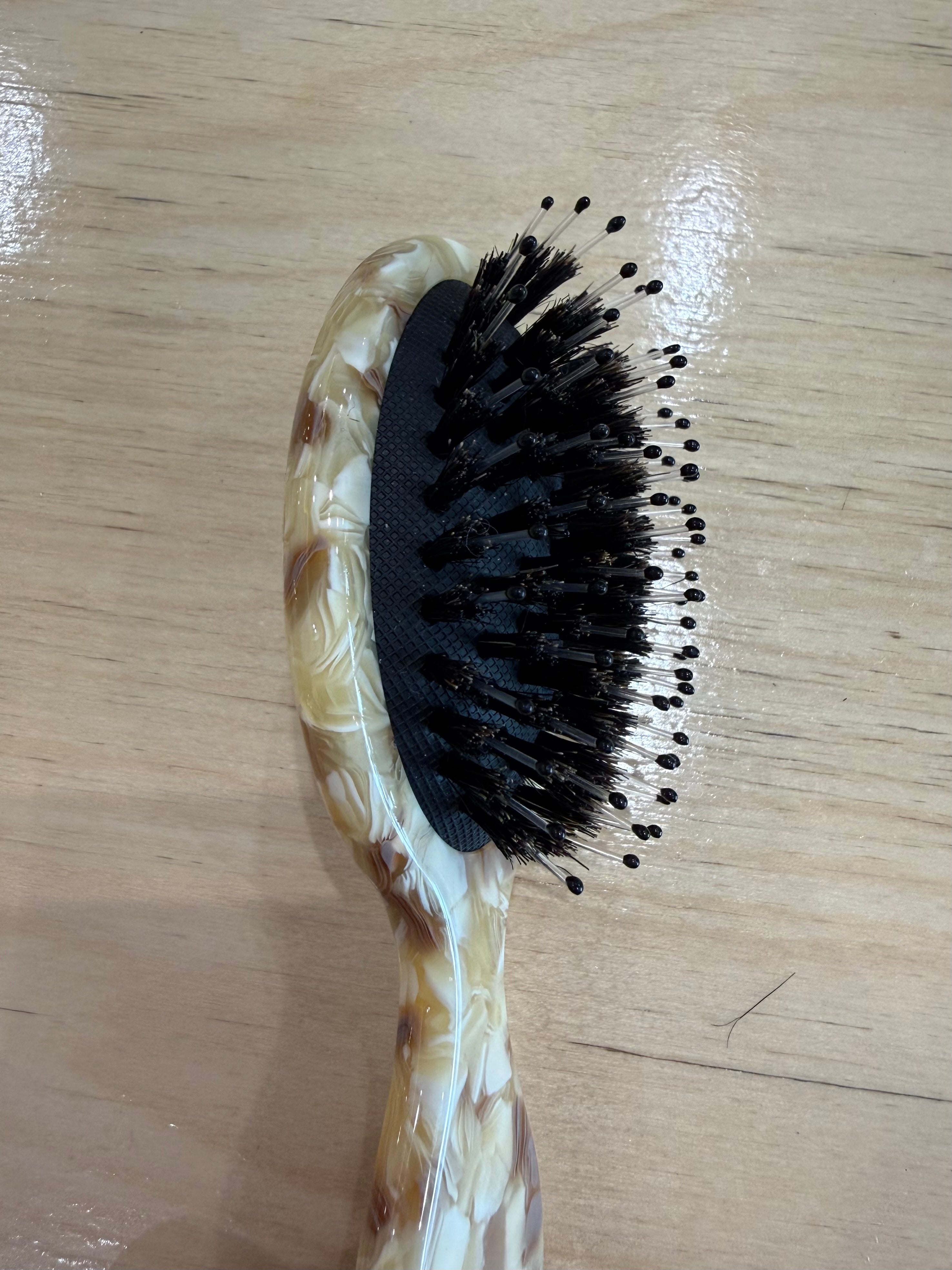 Tortoise Hair Brush — Creme Brûlée (Travel Size)