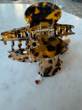Tortoise Shell Hair Clip · Light Brown