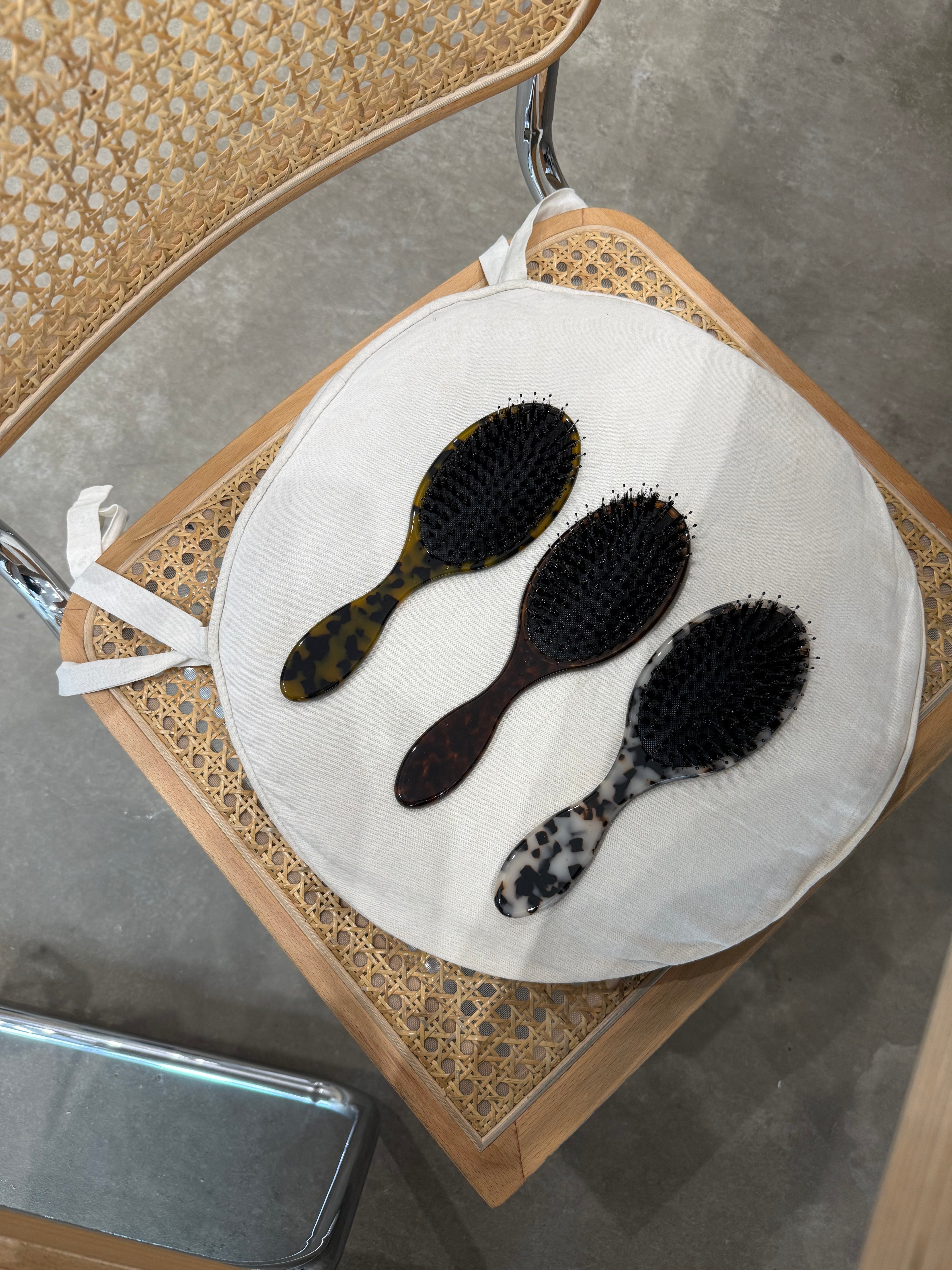 Tortoise Hair Brush — Chocolate brownie