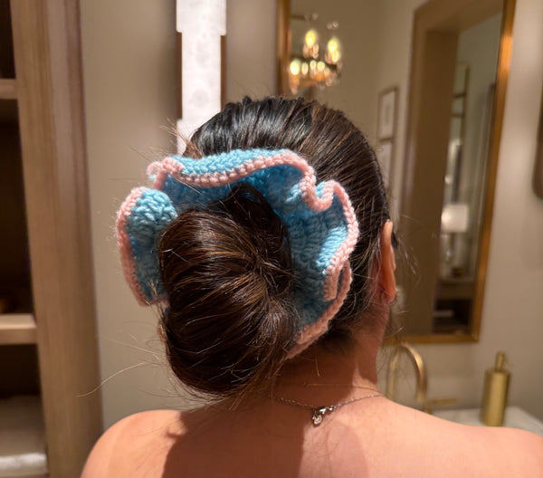 Hand-made Knitted Scrunchie · Teal & Pink