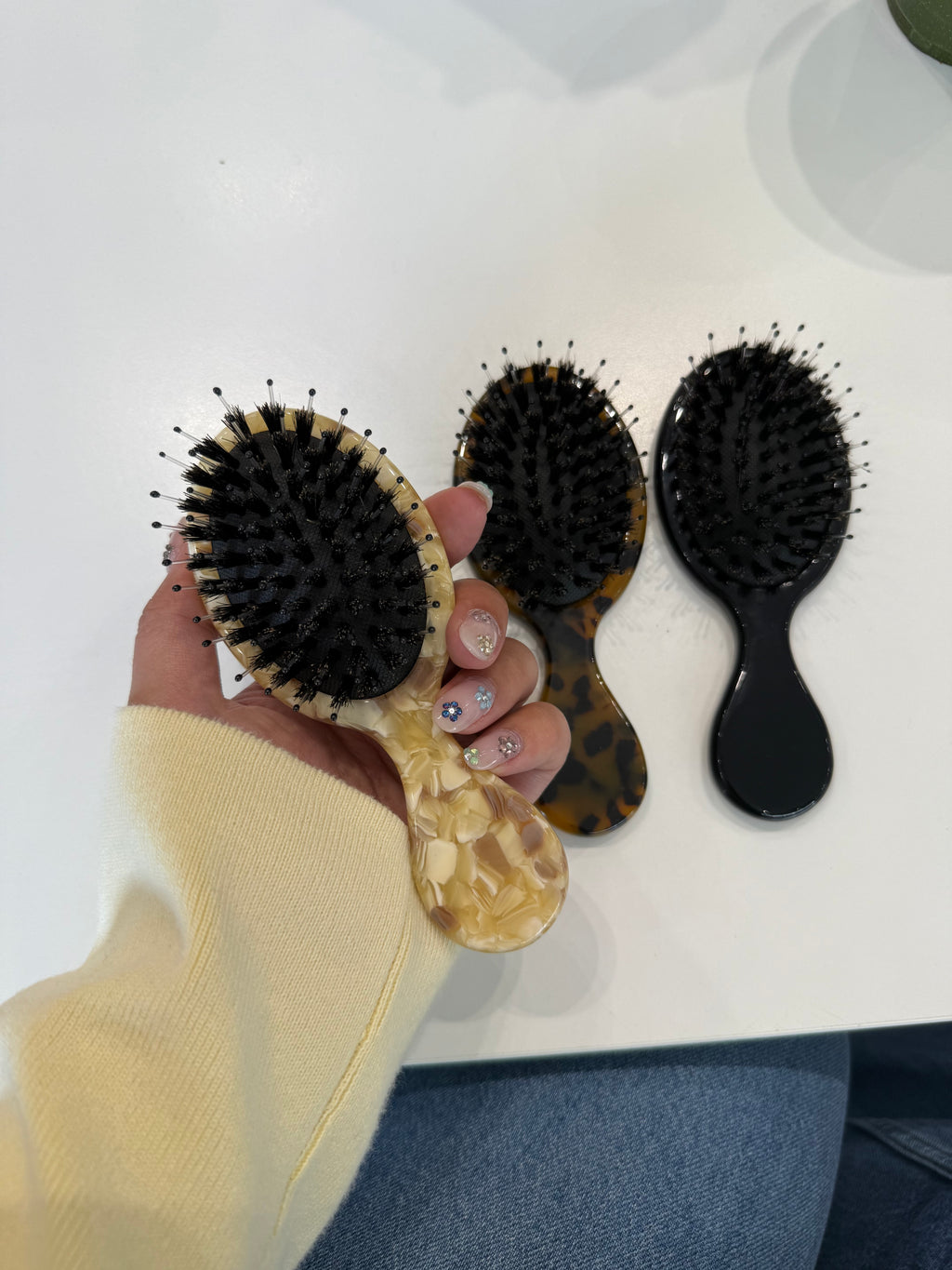 Tortoise Hair Brush — Creme Brûlée (Travel Size)